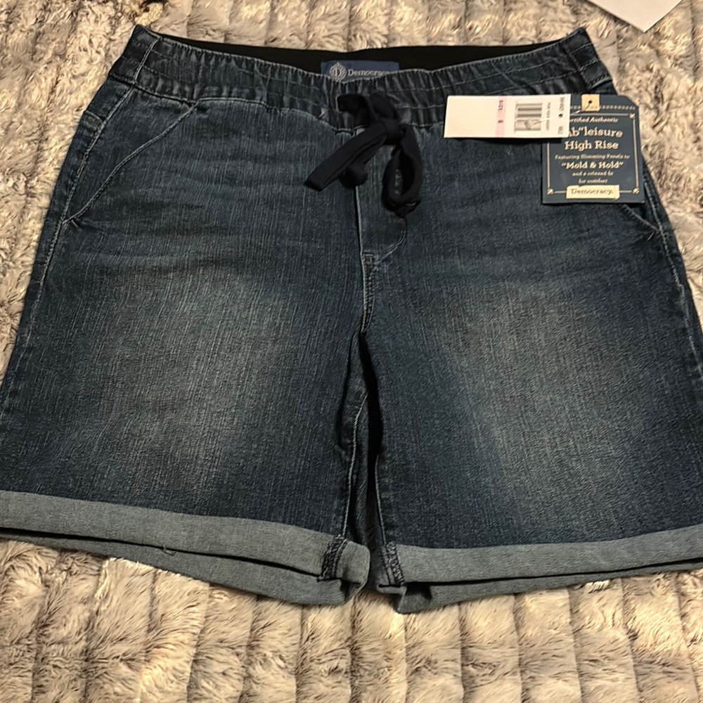 DEMOCRACY Ab Leisure and Curve Equality High Rise Shorts